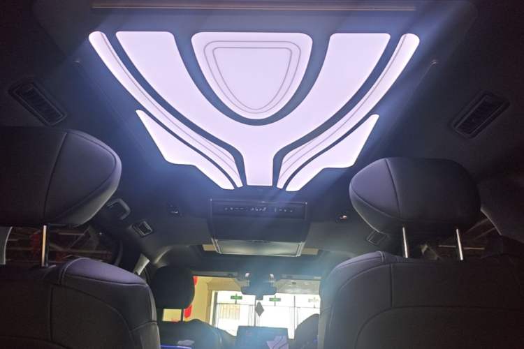 Used Toyota SIENNA 2023 2.5L Hybrid Deluxe Edition Headliner