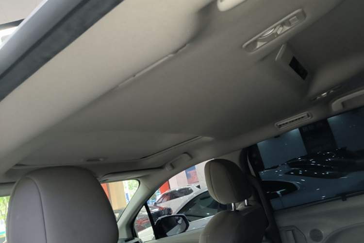Used Toyota SIENNA 2023 2.5L Hybrid Comfort Edition Headliner