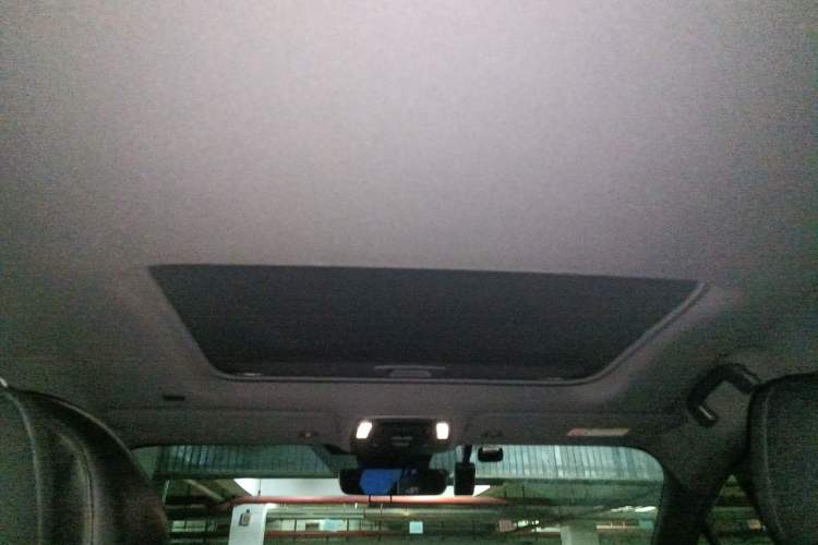 Used Toyota SIENNA 2023 2.5L Hybrid Deluxe Edition Headliner