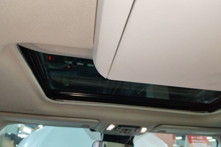 Used Toyota SIENNA 2023 2.5L Hybrid Comfort Edition Headliner