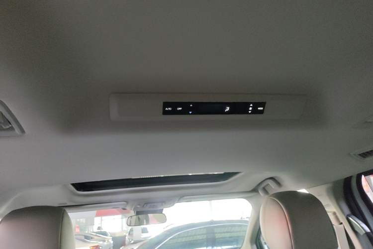 Used Toyota SIENNA 2023 2.5L Hybrid Comfort Edition Headliner