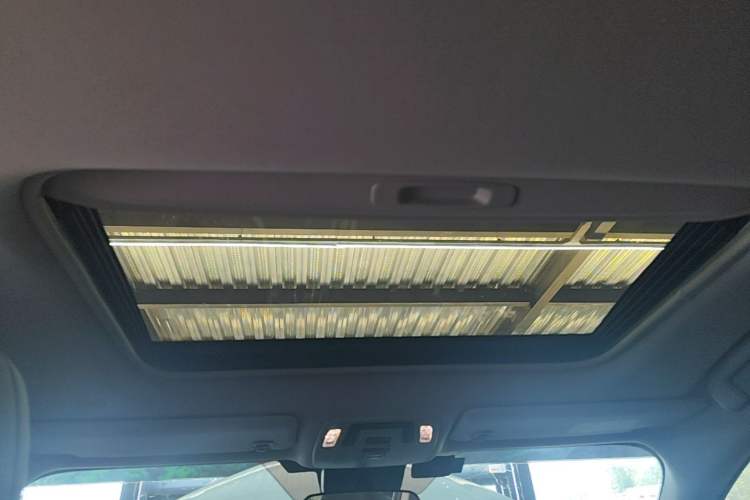 Used Toyota SIENNA 2023 2.5L Hybrid Comfort Edition Headliner