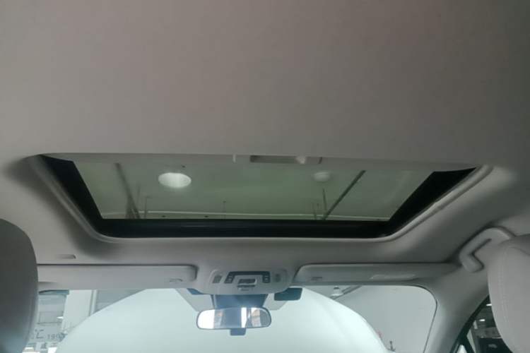 Used Toyota SIENNA 2023 2.5L Hybrid Comfort Edition Headliner
