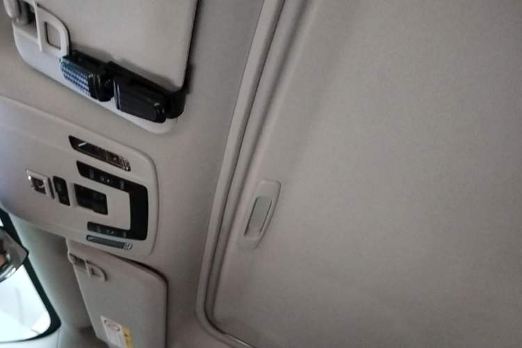 Used Toyota SIENNA 2023 2.5L Hybrid Comfort Edition Headliner