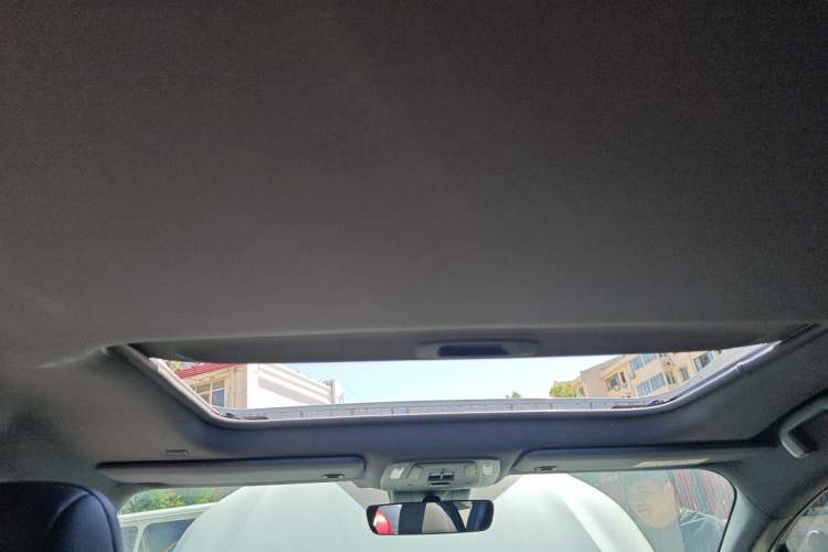 Used Toyota SIENNA 2023 2.5L Hybrid Deluxe Edition Headliner
