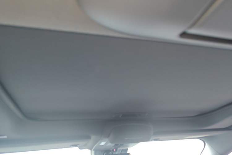 Used Toyota SIENNA 2023 2.5L Hybrid Platinum Edition Headliner