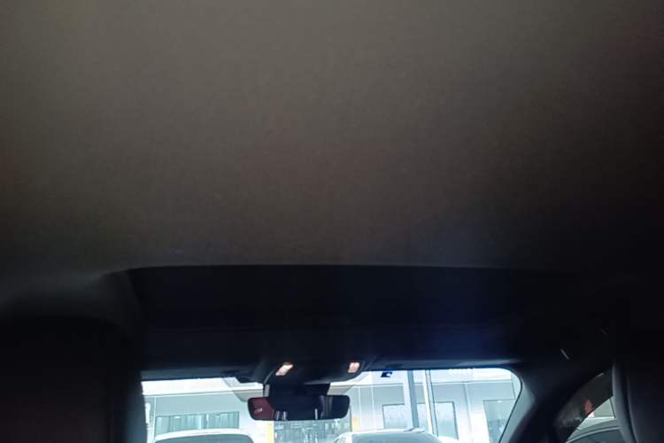 Used Toyota SIENNA 2023 2.5L Hybrid Deluxe Edition Headliner
