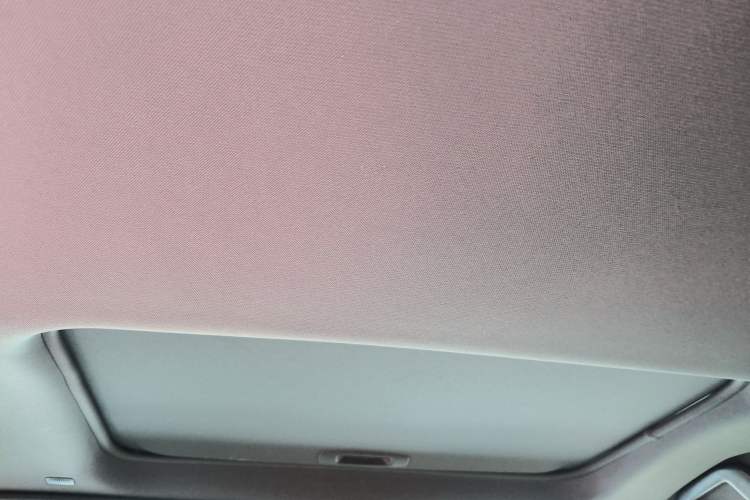 Used Toyota SIENNA 2023 2.5L Hybrid Luxury Edition Headliner