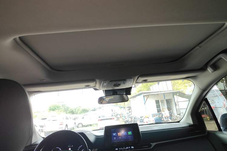 Used Toyota SIENNA 2023 2.5L Hybrid Comfort Edition Headliner