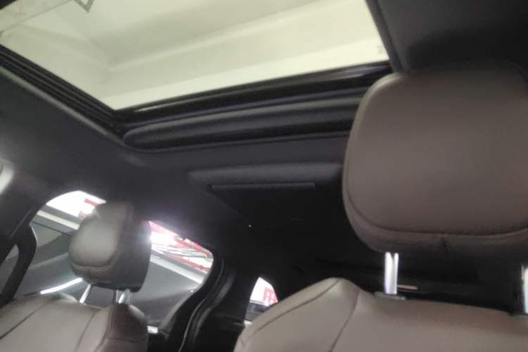 Used Toyota SIENNA 2023 2.5L Hybrid Platinum Edition Headliner