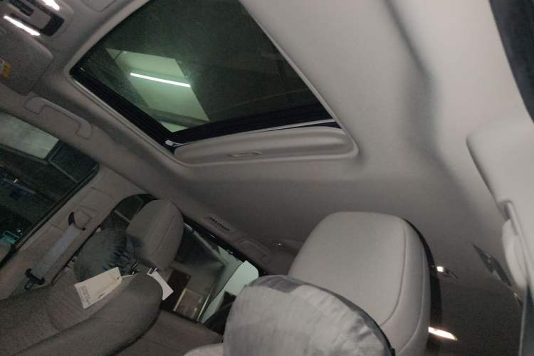 Used Toyota SIENNA 2023 2.5L Hybrid Comfort Edition Headliner