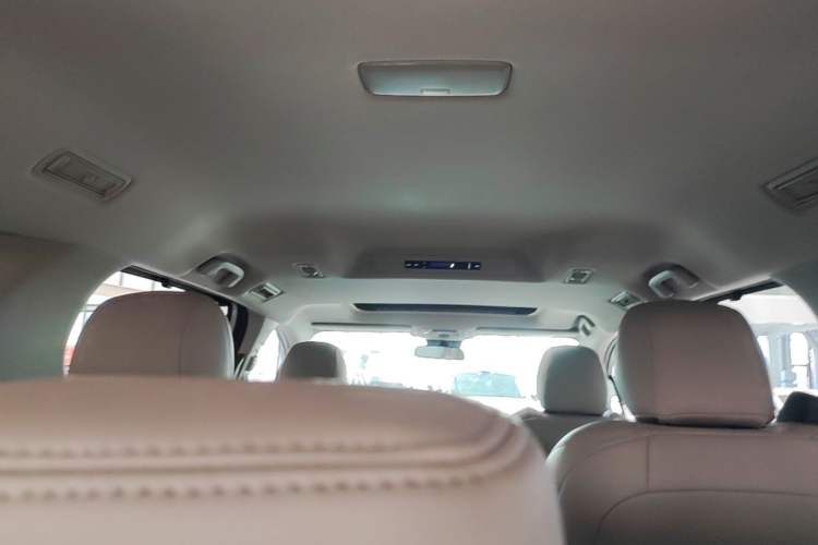 Used Toyota SIENNA 2023 2.5L Hybrid Comfort Edition Headliner