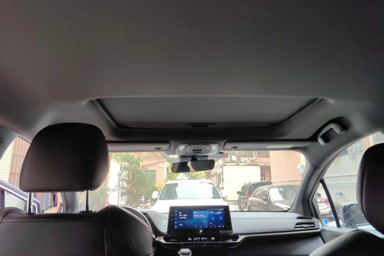 Used Toyota SIENNA 2023 2.5L Hybrid Deluxe Edition Headliner