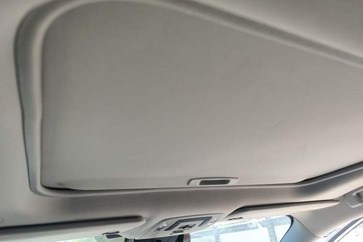 Used Toyota SIENNA 2023 2.5L Hybrid Comfort Edition Headliner