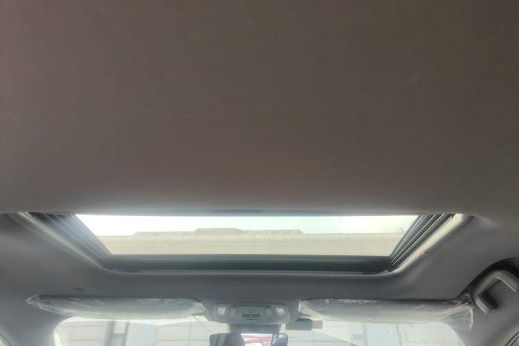 Used Toyota SIENNA 2023 2.5L Hybrid Deluxe Edition Headliner