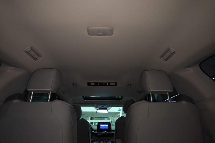 Used Toyota SIENNA 2023 2.5L Hybrid Comfort Edition Headliner