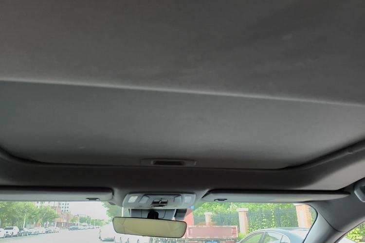 Used Toyota SIENNA 2023 2.5L Hybrid Ultimate Edition Headliner