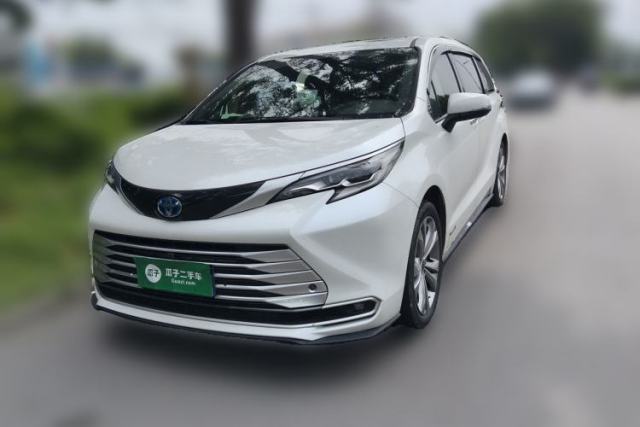 Używany Toyota SIENNA 2023 2.5L Hybrid Platinum Edition
