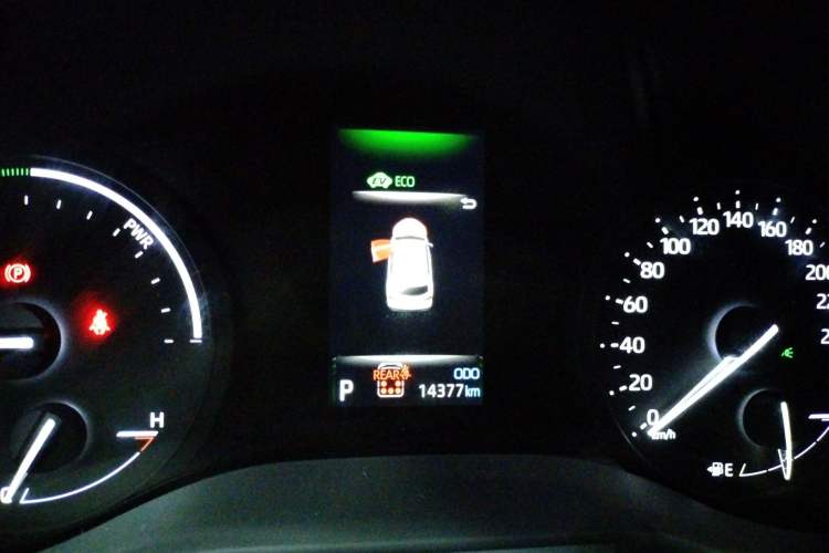 Used Toyota SIENNA 2023 2.5L Hybrid Deluxe Edition Instrument Cluster