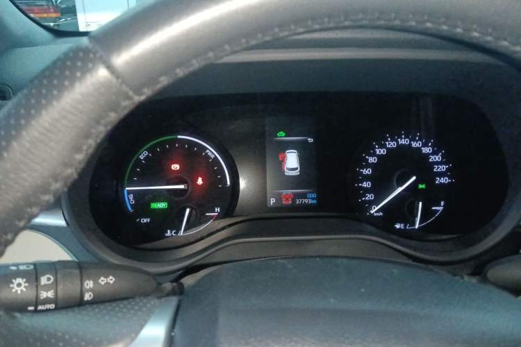 Used Toyota SIENNA 2023 2.5L Hybrid Deluxe Edition Instrument Cluster