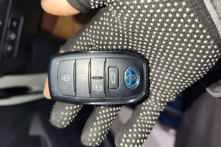 Used Toyota SIENNA 2023 2.5L Hybrid Deluxe Edition Interior 1