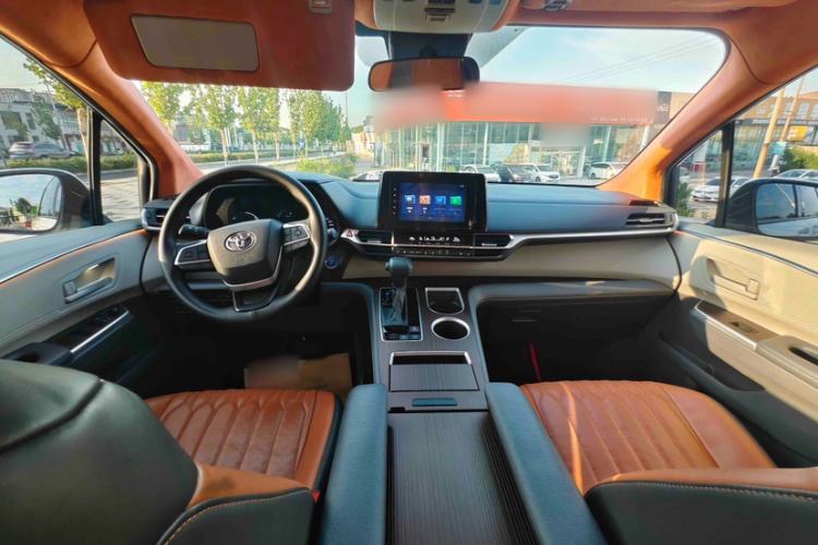 Used Toyota SIENNA 2023 2.5L Hybrid Comfort Edition Interior 1