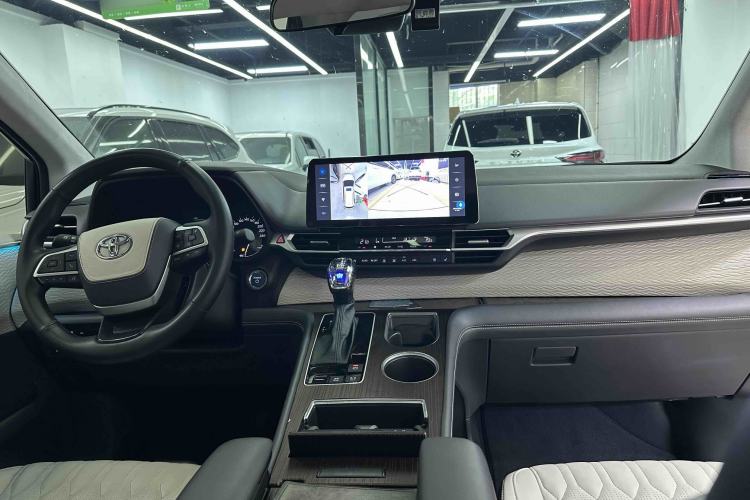 Used Toyota SIENNA 2023 2.5L Hybrid Comfort Edition Interior 1