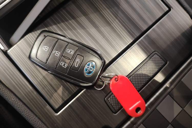 Used Toyota SIENNA 2023 2.5L Hybrid Deluxe Edition Interior 1