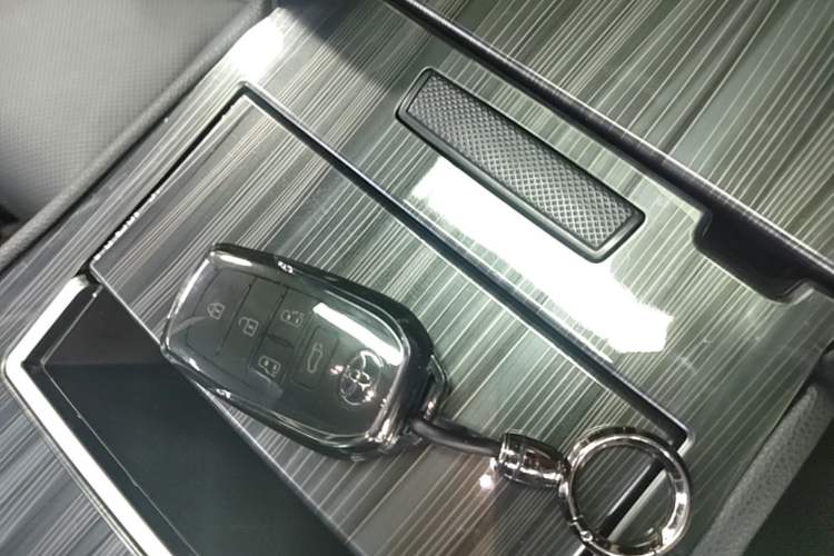 Used Toyota SIENNA 2023 2.5L Hybrid Ultimate Edition Interior 1