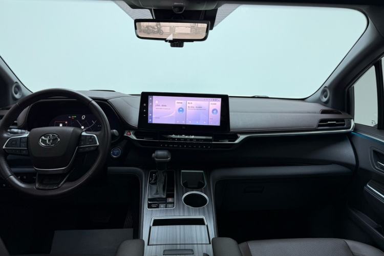 Used Toyota SIENNA 2023 2.5L Hybrid Platinum Edition Interior 1