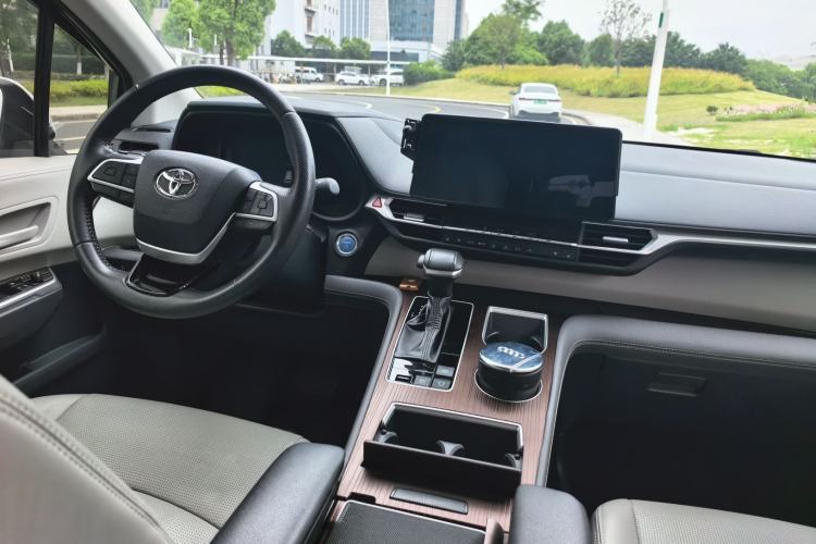 Used Toyota SIENNA 2023 2.5L Hybrid Comfort Edition Interior 1
