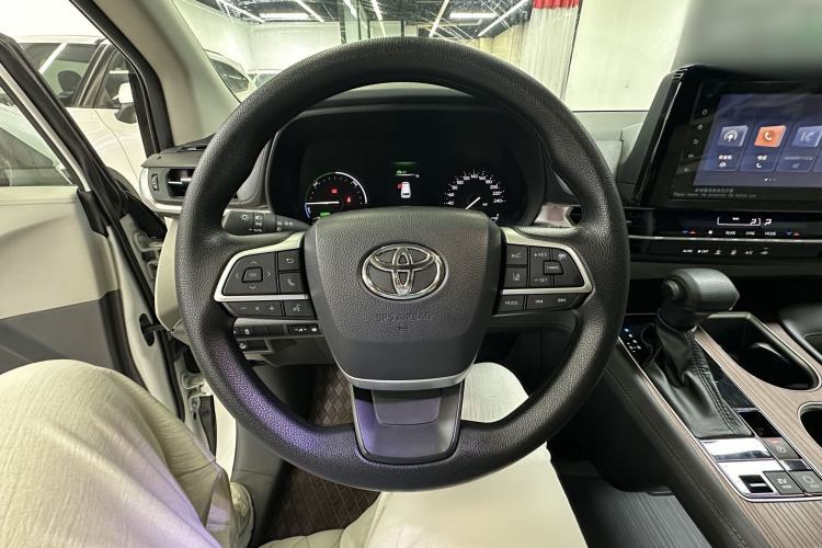 Used Toyota SIENNA 2023 2.5L Hybrid Comfort Edition Interior 1
