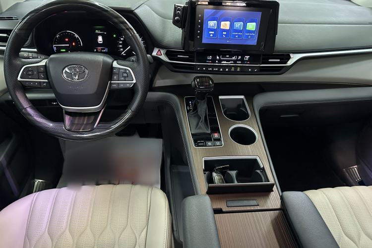 Used Toyota SIENNA 2023 2.5L Hybrid Comfort Edition Interior 1