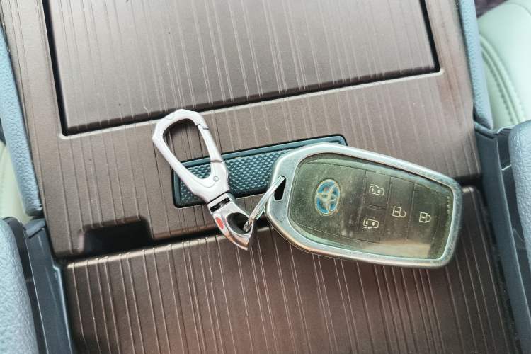 Used Toyota SIENNA 2023 2.5L Hybrid Comfort Edition Interior 1