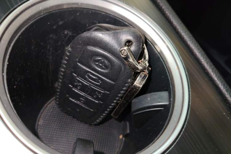 Used Toyota SIENNA 2023 2.5L Hybrid Deluxe Edition Interior 1