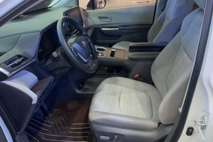 Used Toyota SIENNA 2023 2.5L Hybrid Comfort Edition Interior 1