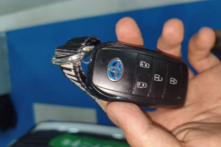 Used Toyota SIENNA 2023 2.5L Hybrid Comfort Edition Interior 1