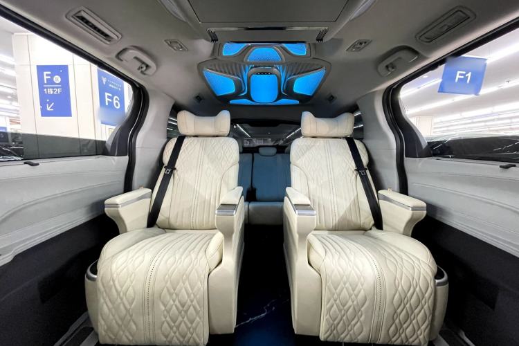 Used Toyota SIENNA 2023 2.5L Hybrid Comfort Edition Interior 1