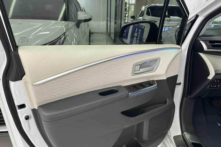 Used Toyota SIENNA 2023 2.5L Hybrid Comfort Edition Interior 10