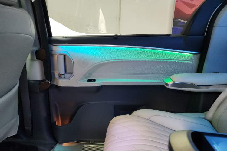 Used Toyota SIENNA 2023 2.5L Hybrid Comfort Edition Interior 10