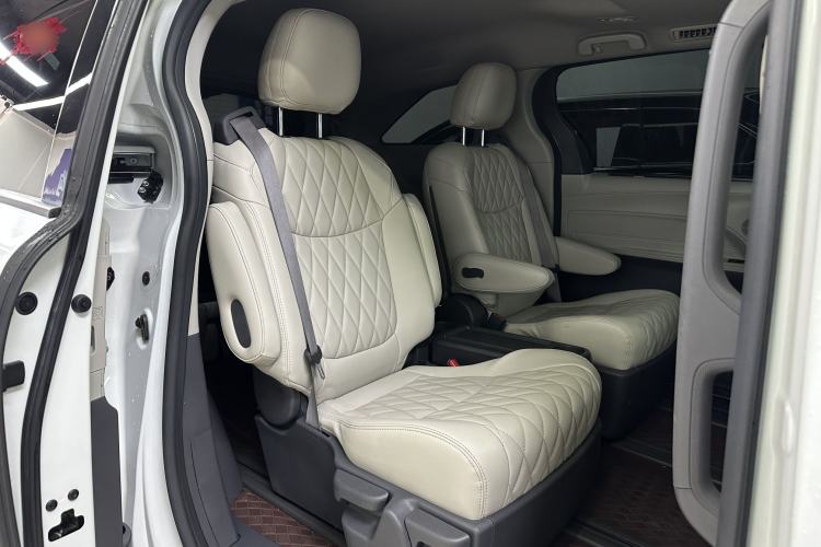 Used Toyota SIENNA 2023 2.5L Hybrid Comfort Edition Interior 12