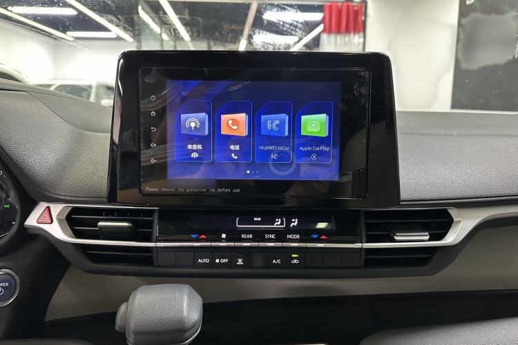 Used Toyota SIENNA 2023 2.5L Hybrid Comfort Edition Interior 2