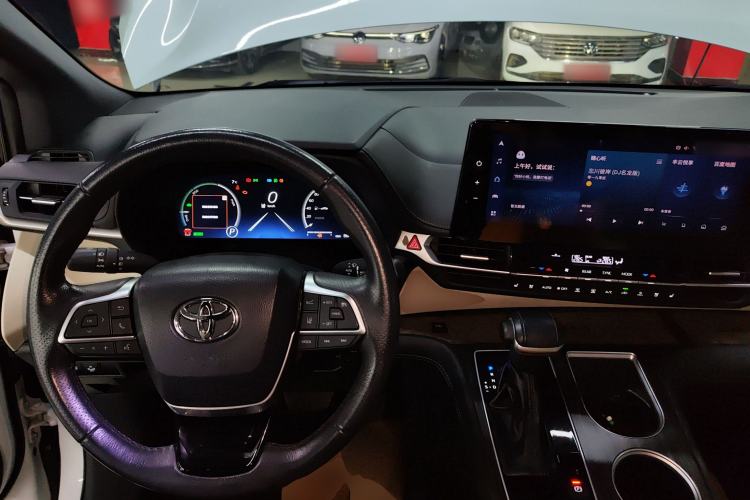 Used Toyota SIENNA 2023 2.5L Hybrid Ultimate Edition Interior 2