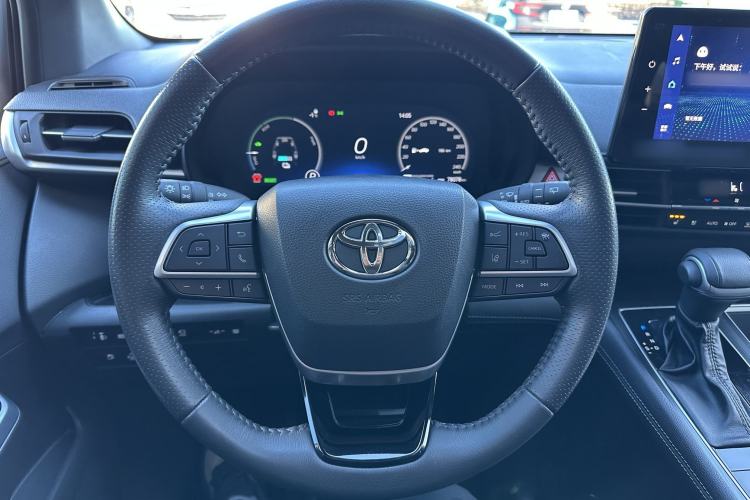 Used Toyota SIENNA 2023 2.5L Hybrid Ultimate Edition Interior 3
