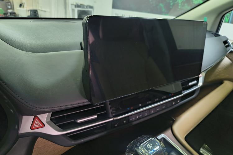 Used Toyota SIENNA 2023 2.5L Hybrid Comfort Edition Interior 3