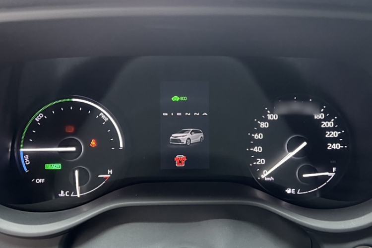 Used Toyota SIENNA 2023 2.5L Hybrid Comfort Edition Interior 4