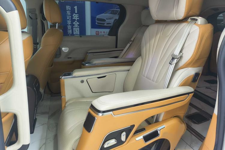 Used Toyota SIENNA 2023 2.5L Hybrid Comfort Edition Interior 4