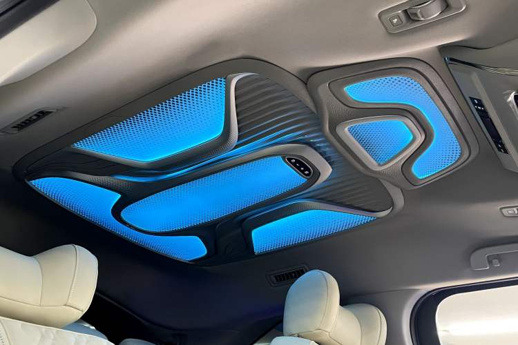 Used Toyota SIENNA 2023 2.5L Hybrid Comfort Edition Interior 4