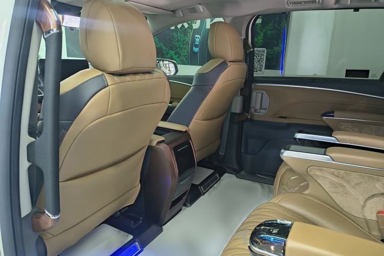 Used Toyota SIENNA 2023 2.5L Hybrid Comfort Edition Interior 6