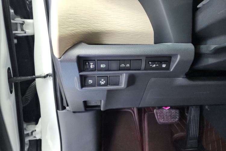 Used Toyota SIENNA 2023 2.5L Hybrid Comfort Edition Interior 6